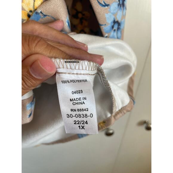 Woman Within button up shirt collar pocket tan blue floral suede feel Size 1X - Picture 8 of 9